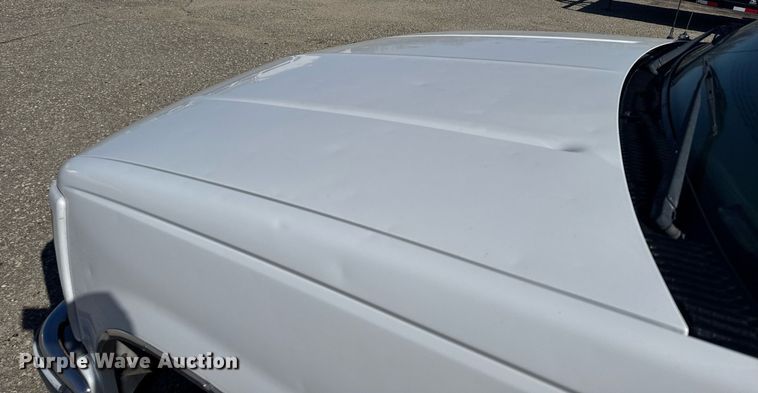 image for item EG6373 1999 GMC Suburban SUV