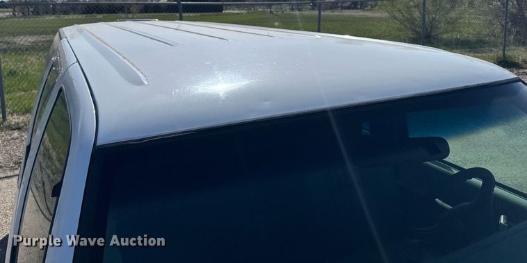 image for item EG6373 1999 GMC Suburban SUV