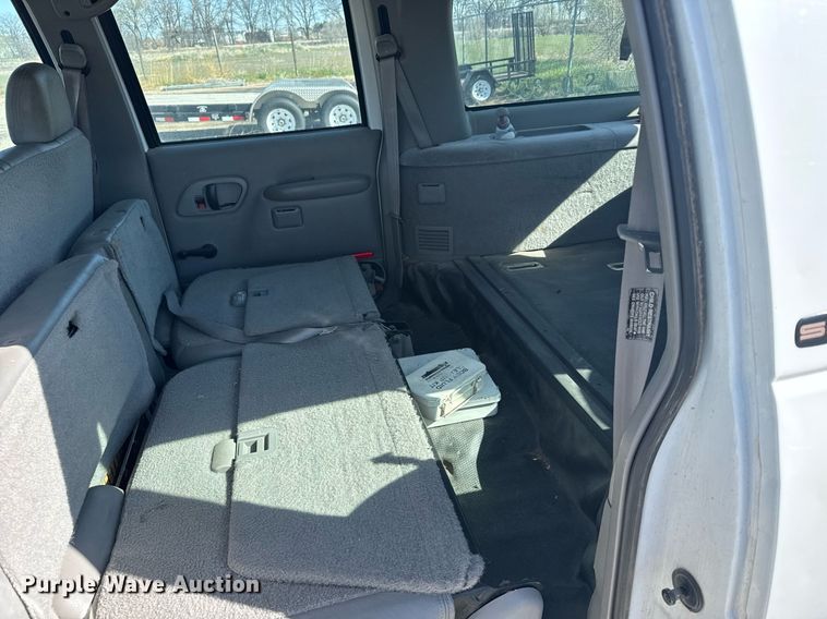 image for item EG6373 1999 GMC Suburban SUV