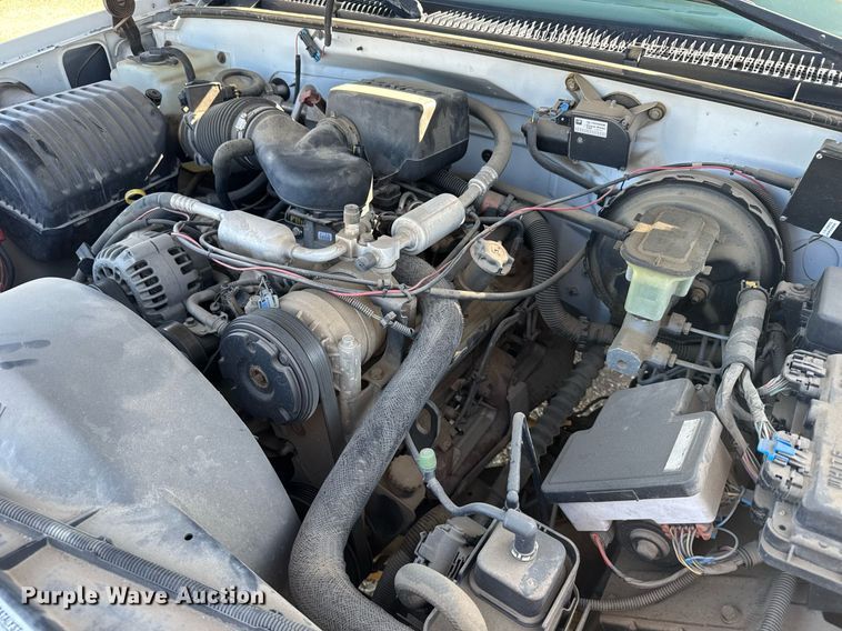 image for item EG6373 1999 GMC Suburban SUV