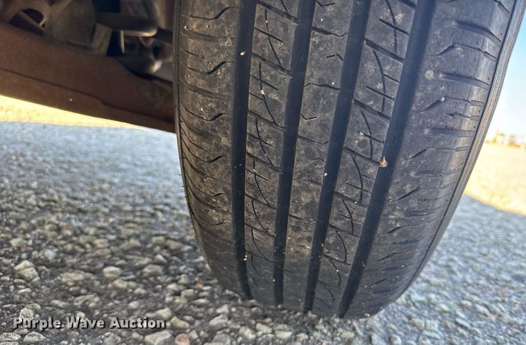 image for item EG6373 1999 GMC Suburban SUV