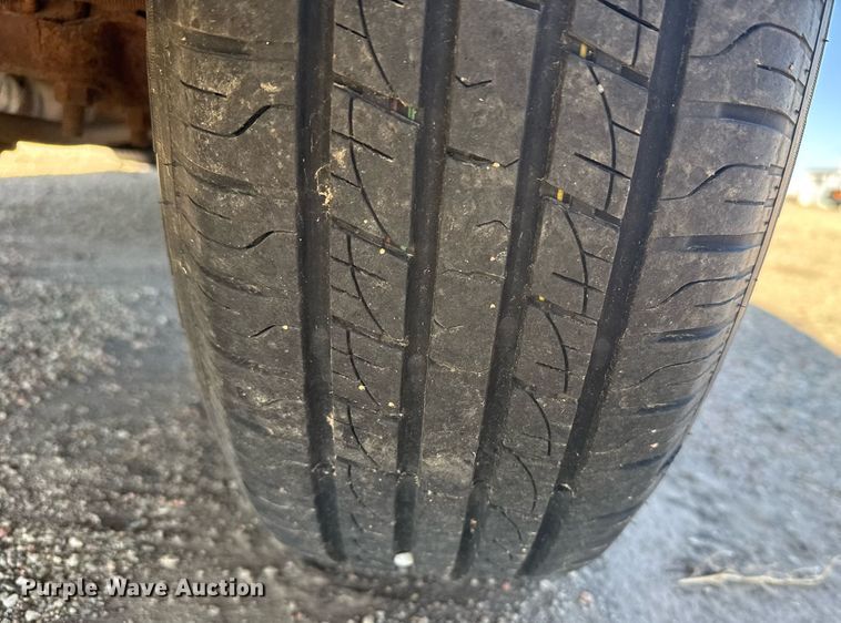 image for item EG6373 1999 GMC Suburban SUV