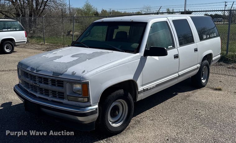 image for item EG6374 1999 Chevrolet Suburban SUV