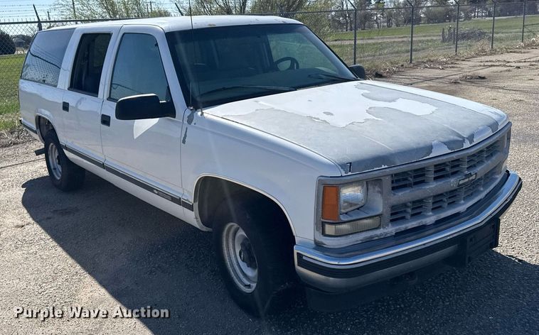 image for item EG6374 1999 Chevrolet Suburban SUV