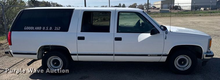 image for item EG6374 1999 Chevrolet Suburban SUV