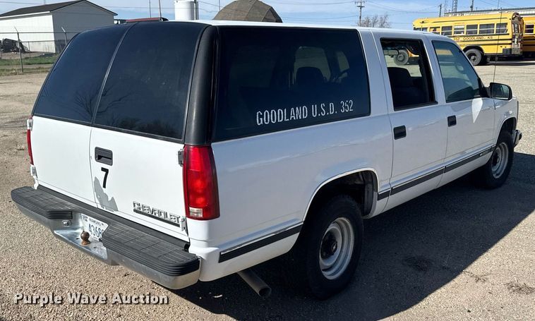 image for item EG6374 1999 Chevrolet Suburban SUV