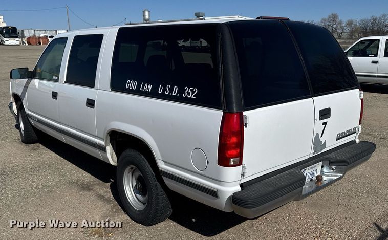 image for item EG6374 1999 Chevrolet Suburban SUV