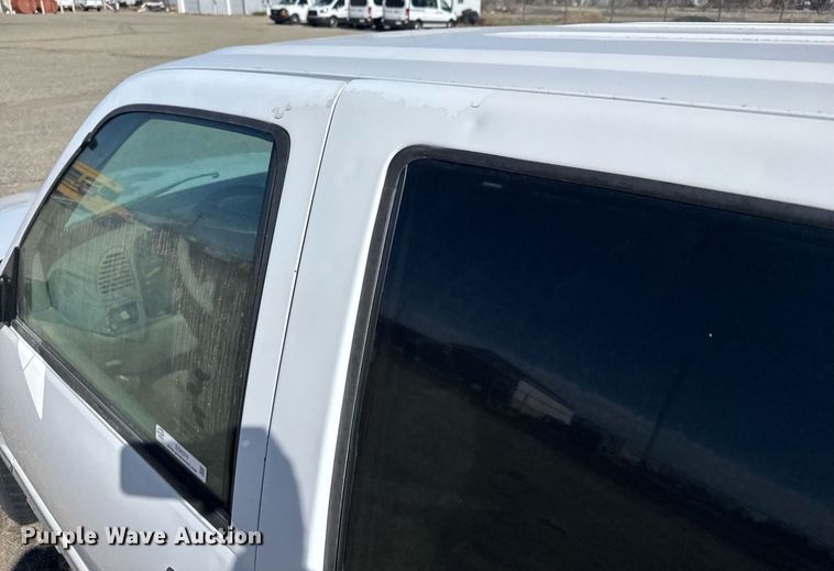 image for item EG6374 1999 Chevrolet Suburban SUV