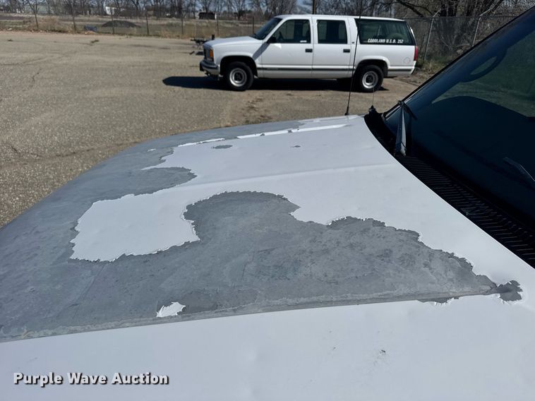 image for item EG6374 1999 Chevrolet Suburban SUV