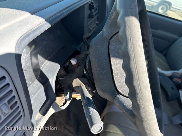 image for item EG6374 1999 Chevrolet Suburban SUV