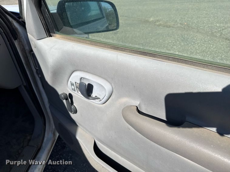 image for item EG6374 1999 Chevrolet Suburban SUV