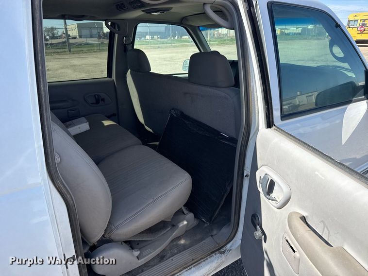 image for item EG6374 1999 Chevrolet Suburban SUV