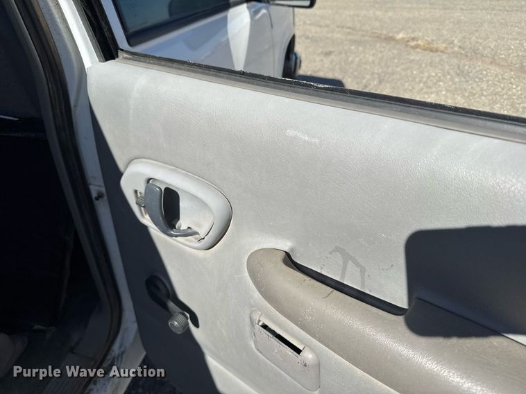 image for item EG6374 1999 Chevrolet Suburban SUV