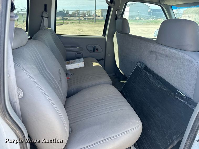 image for item EG6374 1999 Chevrolet Suburban SUV