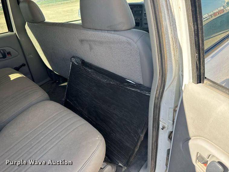 image for item EG6374 1999 Chevrolet Suburban SUV