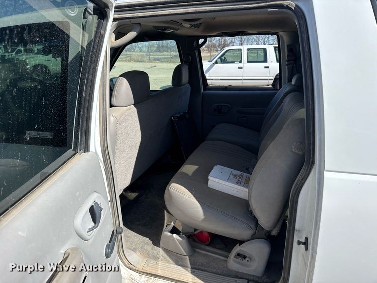 image for item EG6374 1999 Chevrolet Suburban SUV
