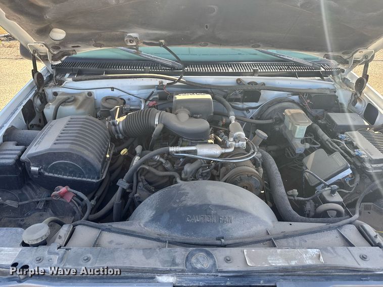 image for item EG6374 1999 Chevrolet Suburban SUV