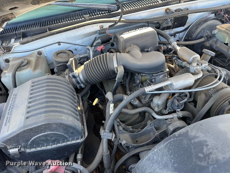 image for item EG6374 1999 Chevrolet Suburban SUV