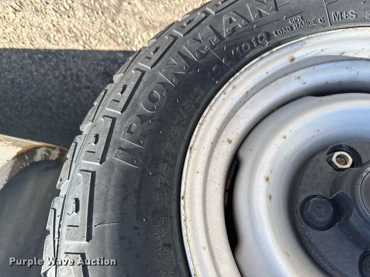 image for item EG6374 1999 Chevrolet Suburban SUV