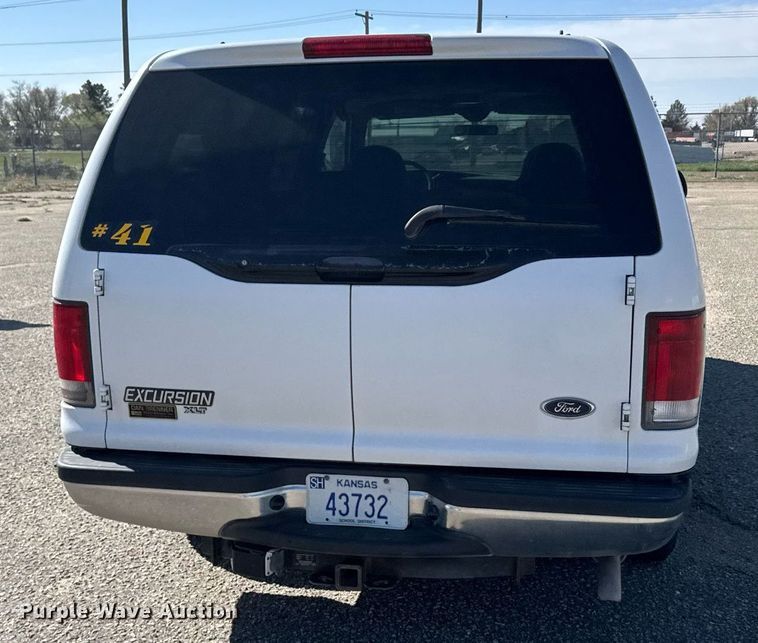 image for item EG6375 2001 Ford Excursion XLT SUV