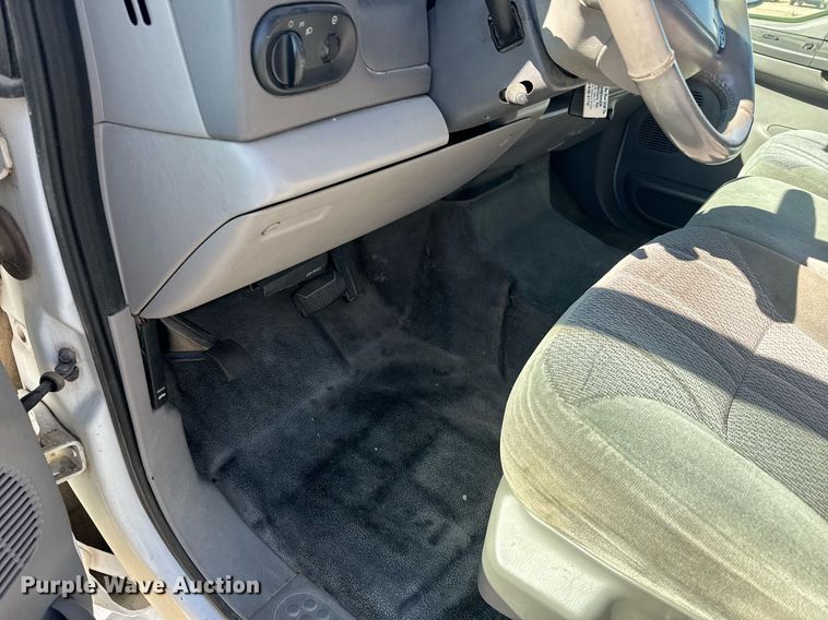 image for item EG6375 2001 Ford Excursion XLT SUV