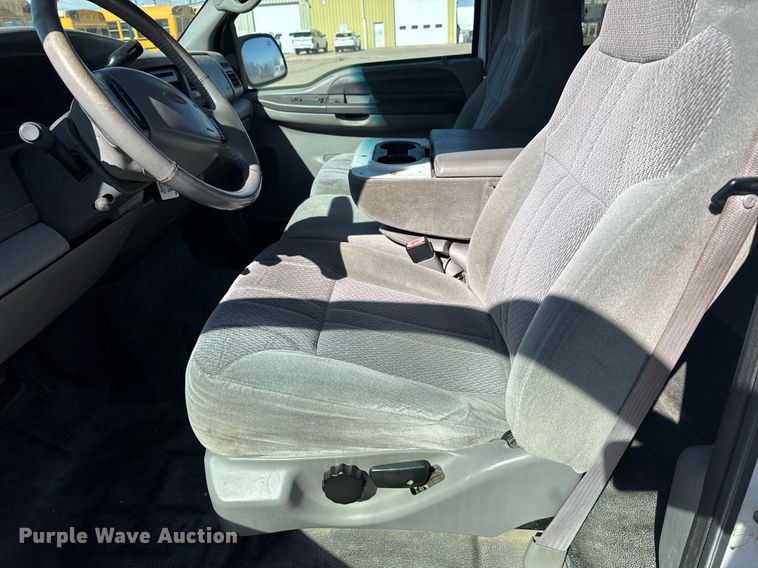 image for item EG6375 2001 Ford Excursion XLT SUV