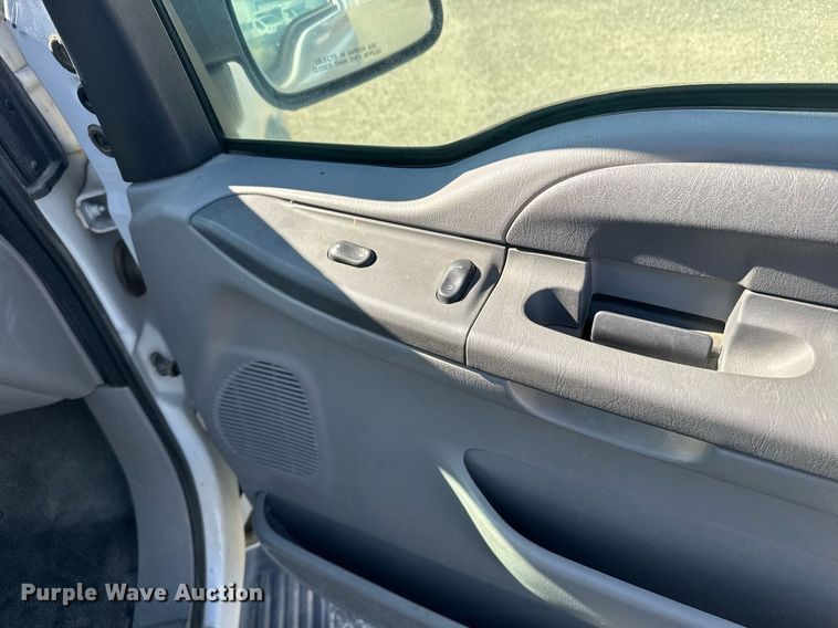 image for item EG6375 2001 Ford Excursion XLT SUV