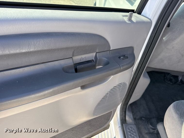 image for item EG6375 2001 Ford Excursion XLT SUV