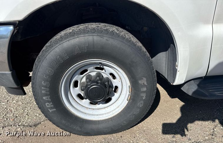 image for item EG6375 2001 Ford Excursion XLT SUV