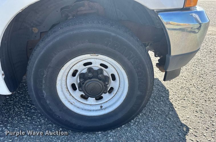 image for item EG6375 2001 Ford Excursion XLT SUV