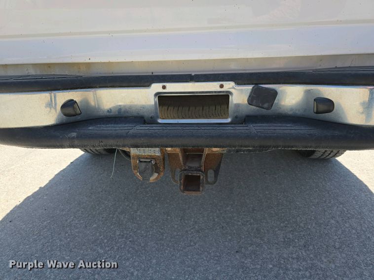 image for item EH8869 2004 Chevrolet Silverado 1500 pickup truck