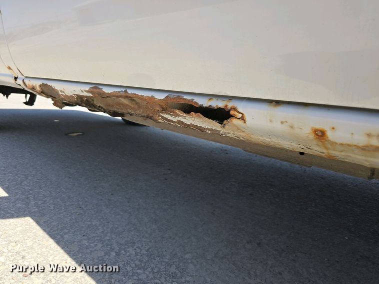 image for item EH8869 2004 Chevrolet Silverado 1500 pickup truck