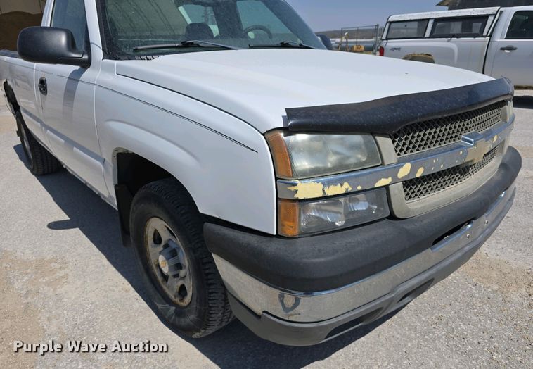 image for item EH8869 2004 Chevrolet Silverado 1500 pickup truck