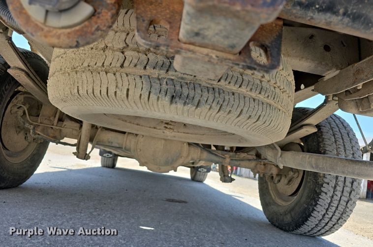 image for item EH8869 2004 Chevrolet Silverado 1500 pickup truck