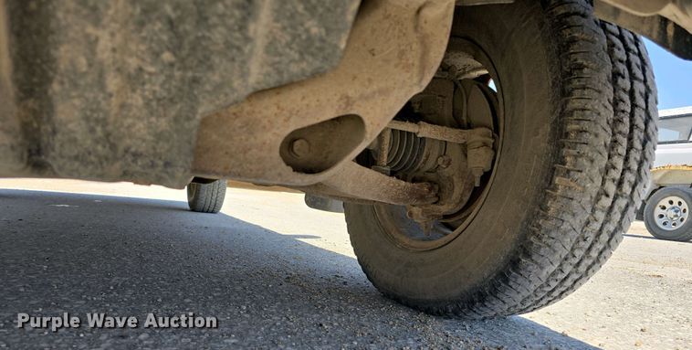 image for item EH8869 2004 Chevrolet Silverado 1500 pickup truck