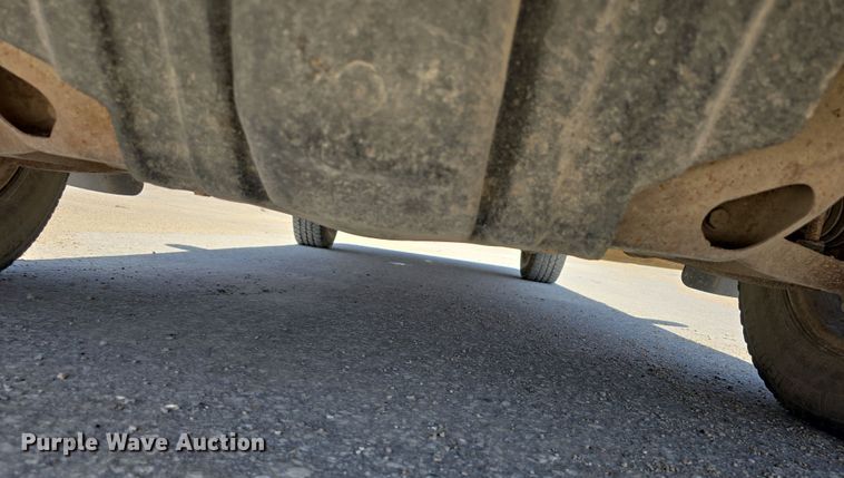 image for item EH8869 2004 Chevrolet Silverado 1500 pickup truck