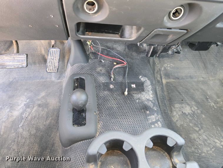 image for item EH8869 2004 Chevrolet Silverado 1500 pickup truck