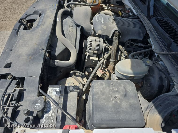 image for item EH8869 2004 Chevrolet Silverado 1500 pickup truck