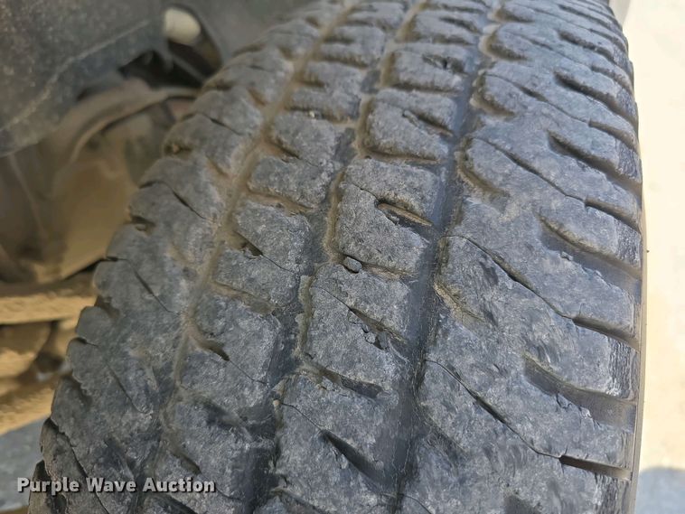 image for item EH8869 2004 Chevrolet Silverado 1500 pickup truck