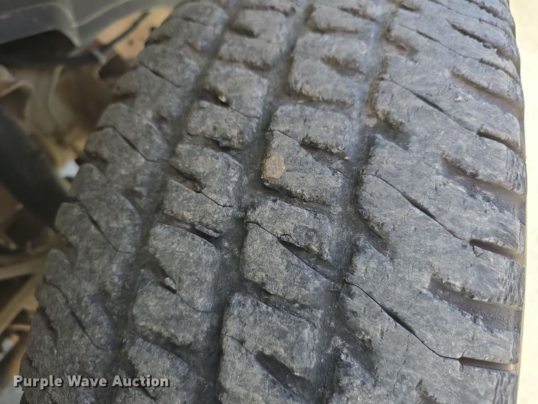 image for item EH8869 2004 Chevrolet Silverado 1500 pickup truck