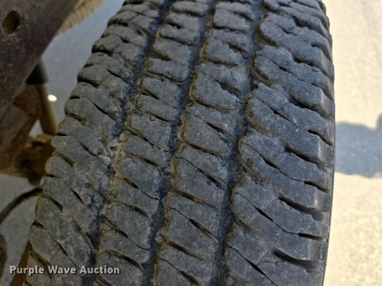 image for item EH8869 2004 Chevrolet Silverado 1500 pickup truck