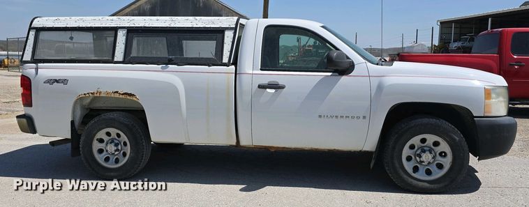 image for item EH8870 2007 Chevrolet Silverado 1500 pickup truck