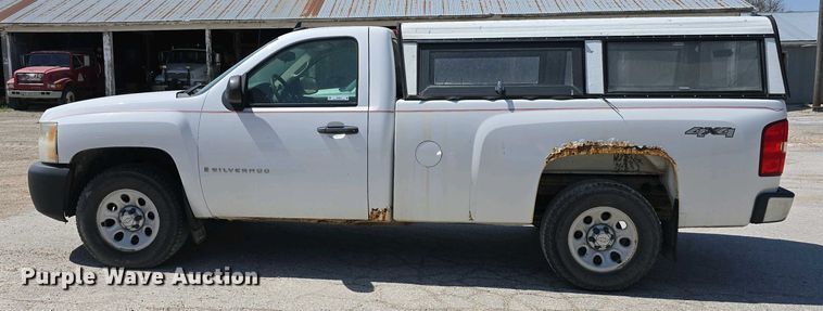 image for item EH8870 2007 Chevrolet Silverado 1500 pickup truck