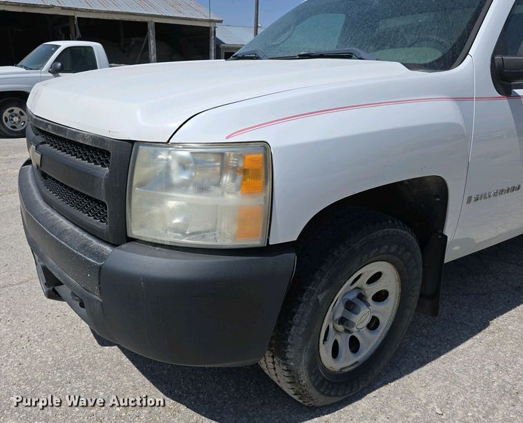 image for item EH8870 2007 Chevrolet Silverado 1500 pickup truck