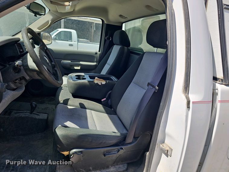 image for item EH8870 2007 Chevrolet Silverado 1500 pickup truck