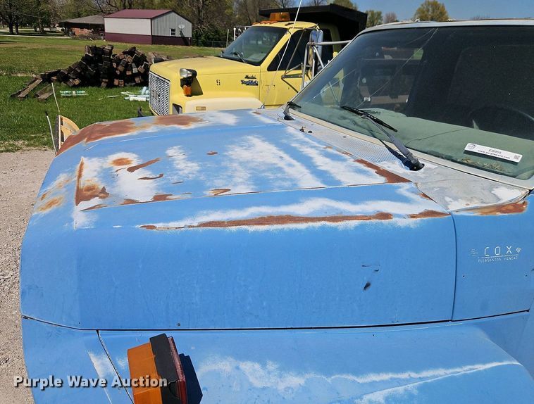 image for item EI8959 1990 Ford F600 dump flatbed truck