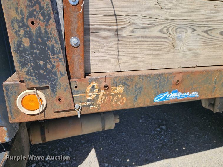 image for item EI8959 1990 Ford F600 dump flatbed truck