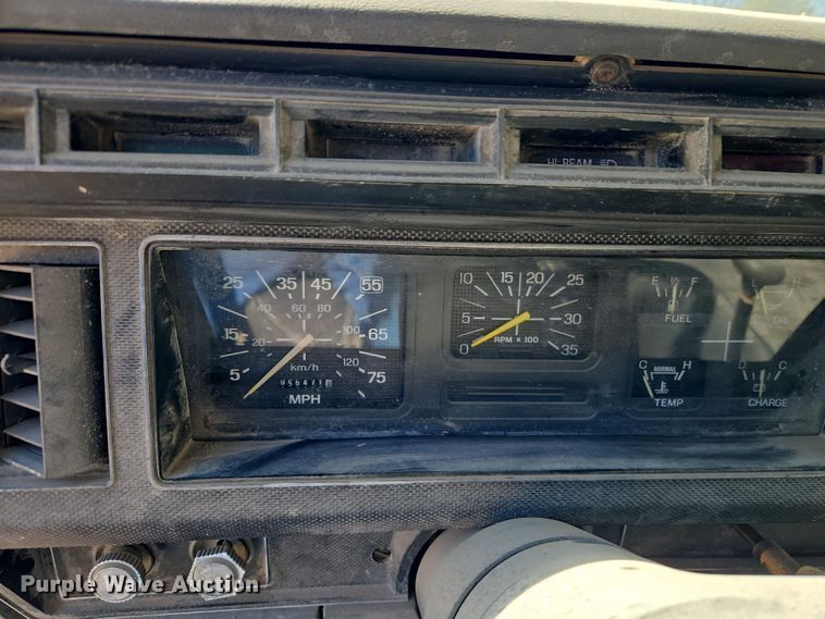 image for item EI8959 1990 Ford F600 dump flatbed truck