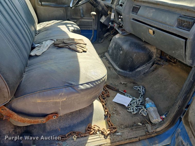 image for item EI8959 1990 Ford F600 dump flatbed truck