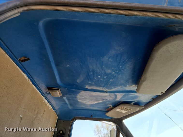 image for item EI8959 1990 Ford F600 dump flatbed truck